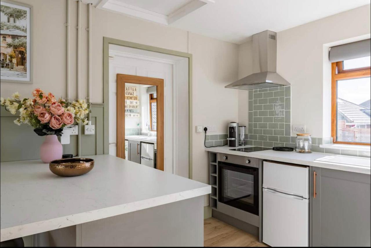 Seaview 1 Bed Open Condo - Free Parking Brighton Eksteriør bilde